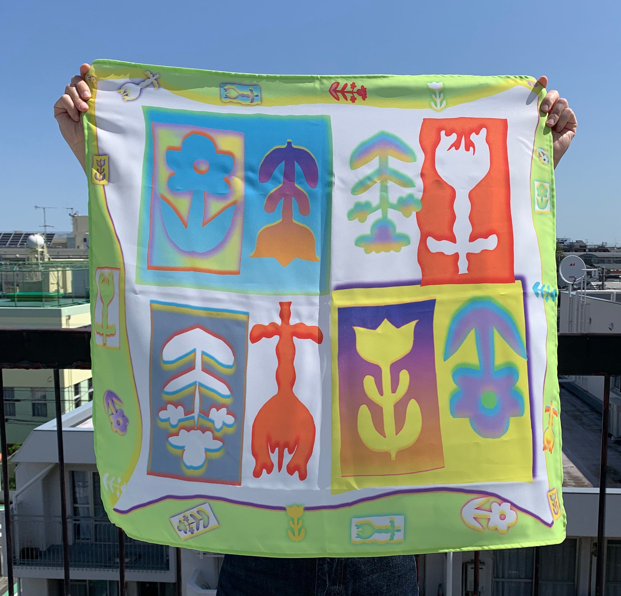 FLOWER SCARF (Yellow green) – OTOKAZUMITANIMOTO